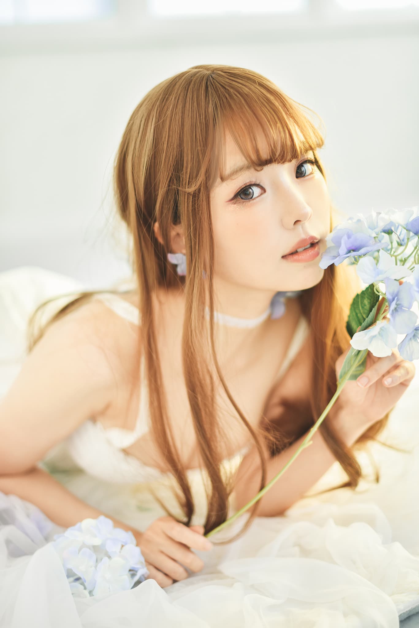 Sheer stocking with exposed toes