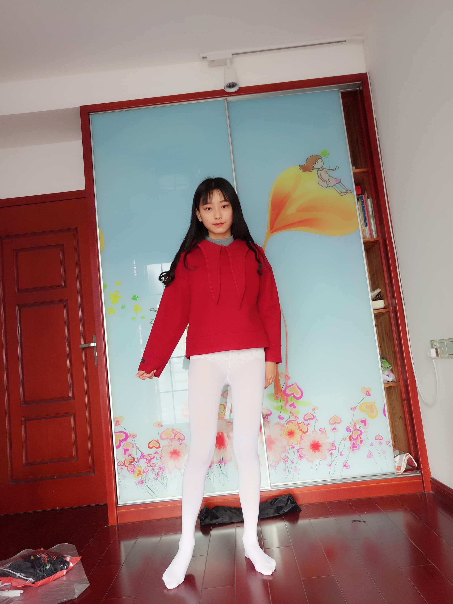 White tights and toes