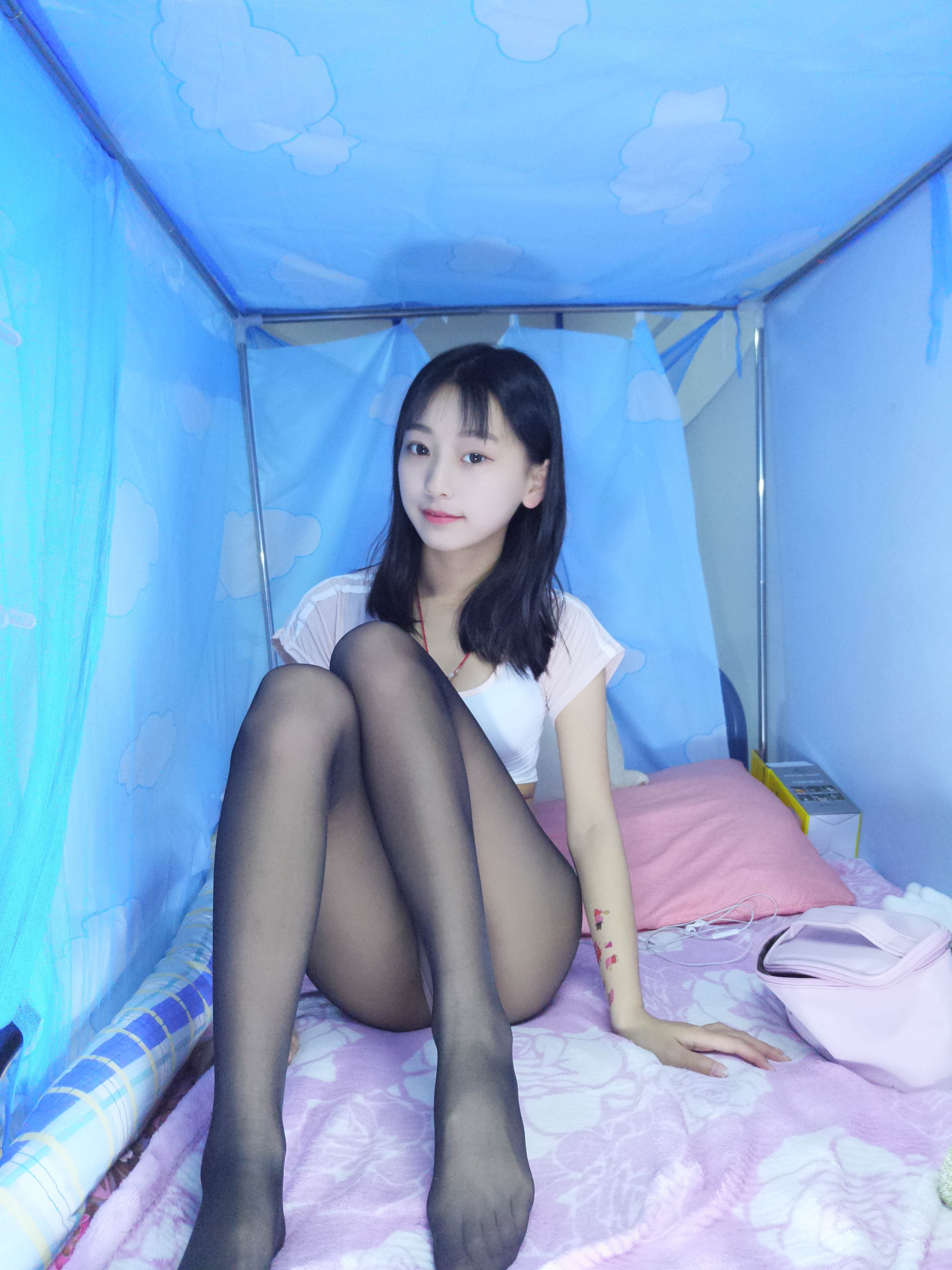 My Private Bed Photos: Black Stockings Sexy Private Bed Photos 1