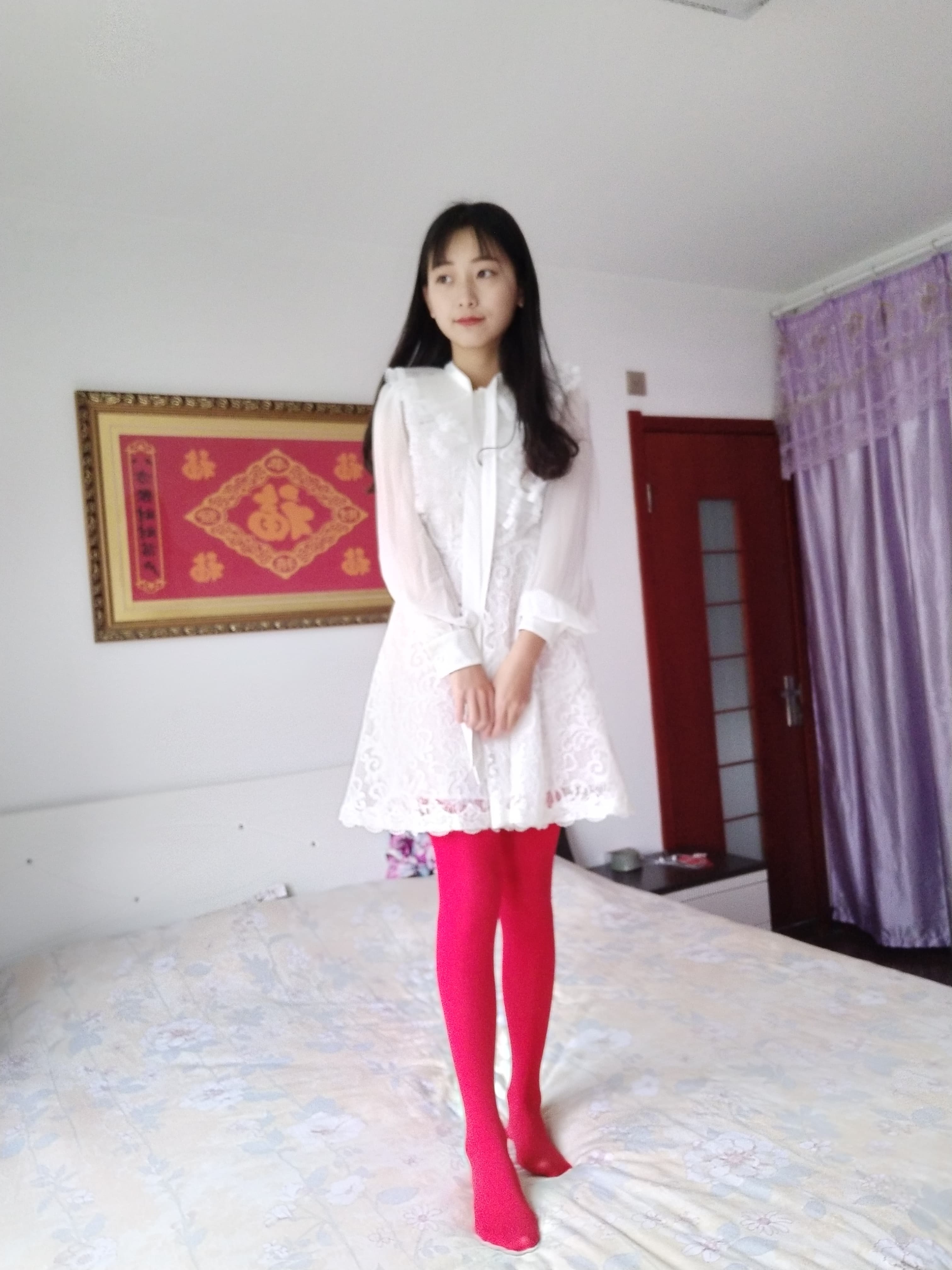 Home White Dress with Red Tights Bed Photos Set 1