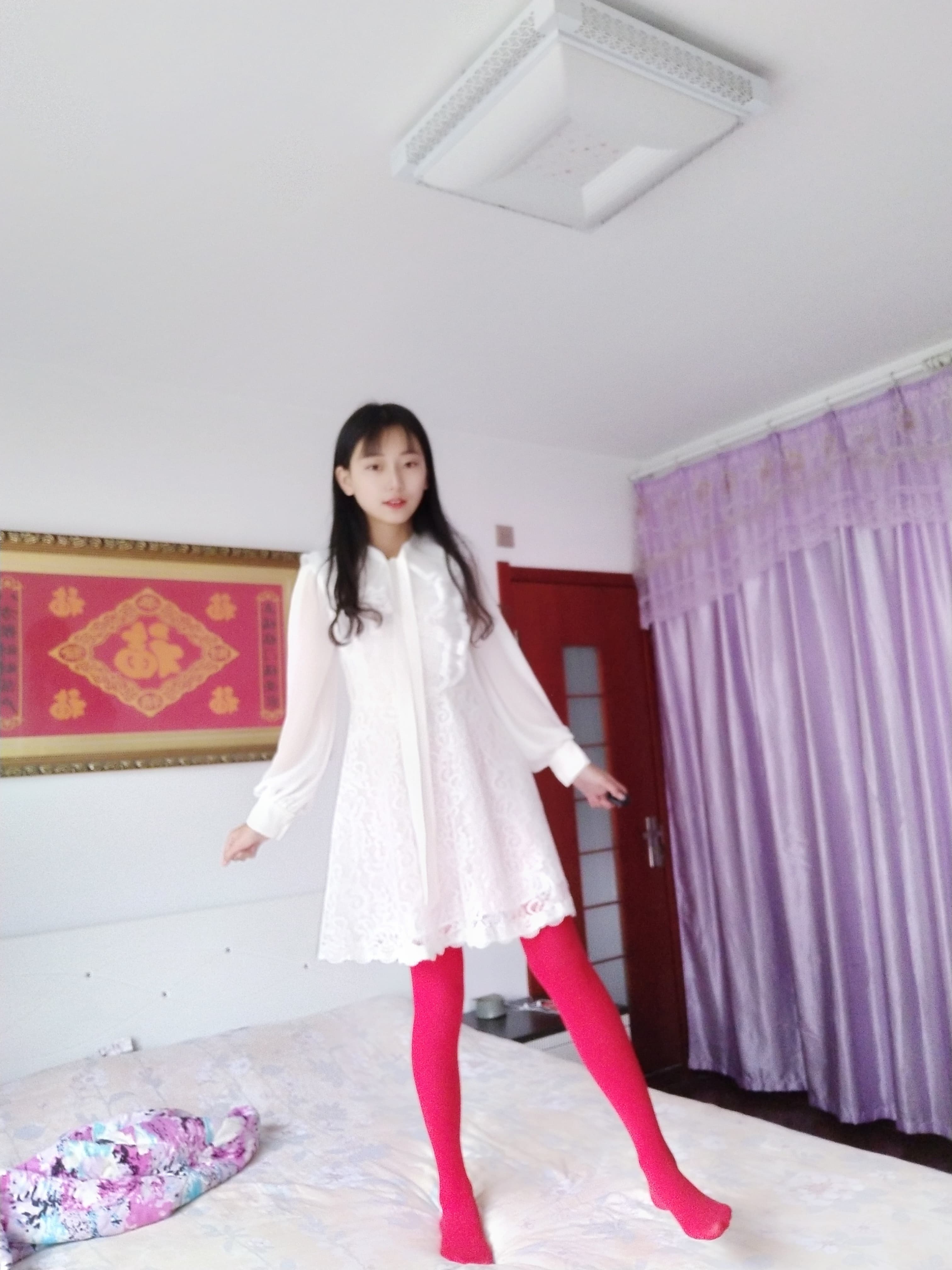 heel peeking at cuff