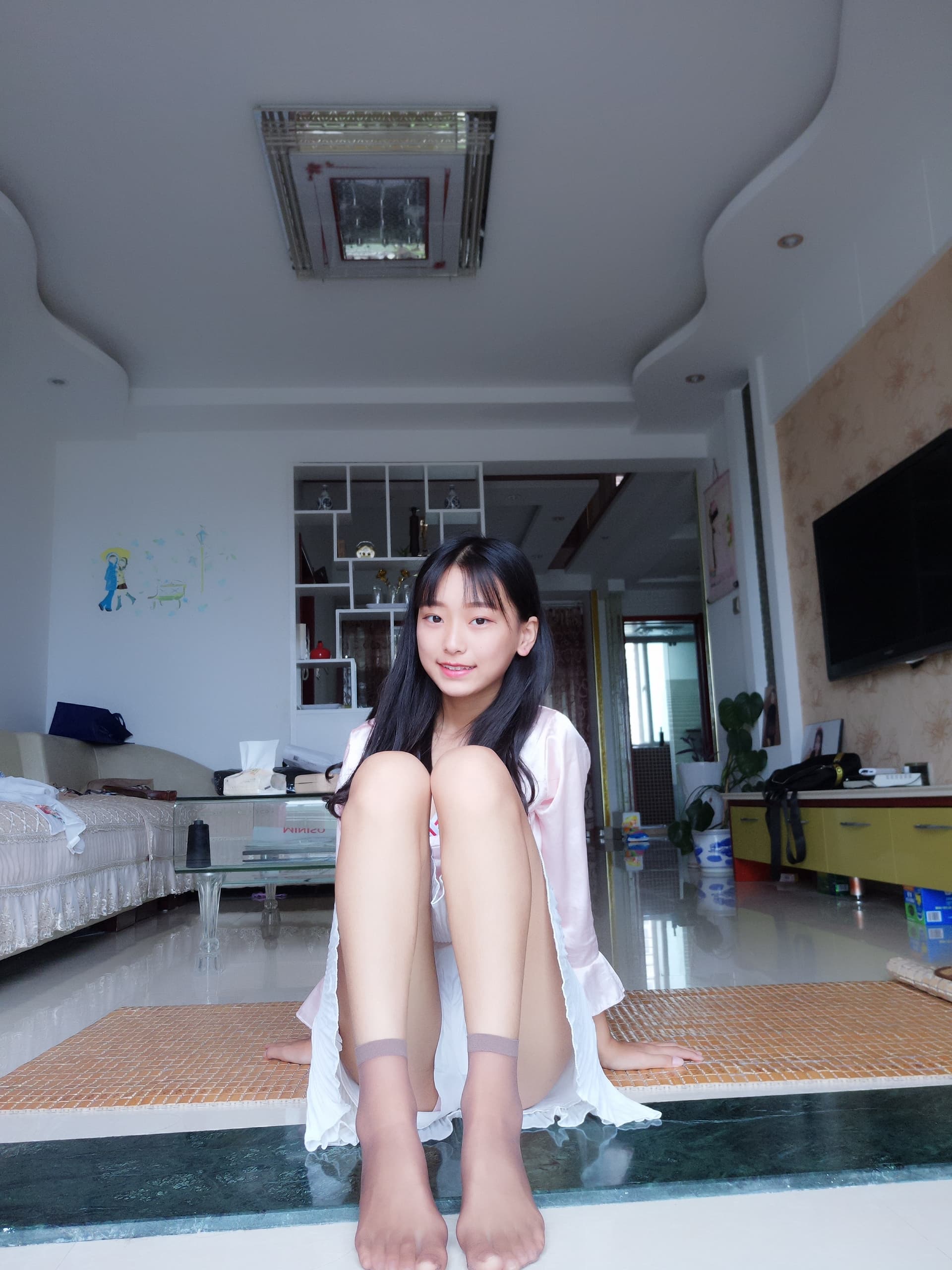 Short stockings on feet