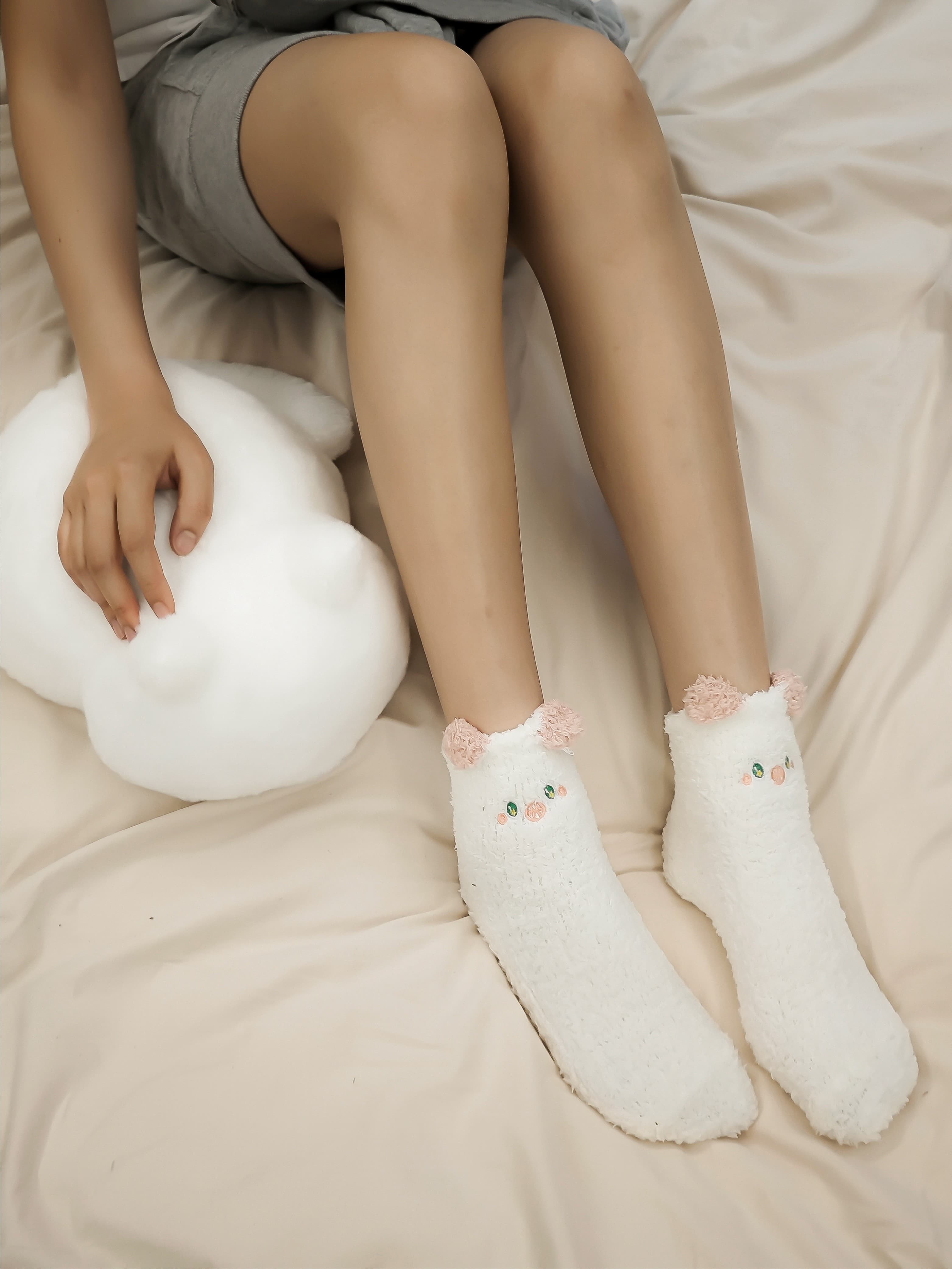 Coral Velvet Cute Mid-calf Cotton Socks for Women
