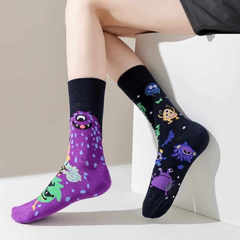 Original Asymmetric AB Trendy Picture Couples Street Fashion Mid-calf Socks for Women