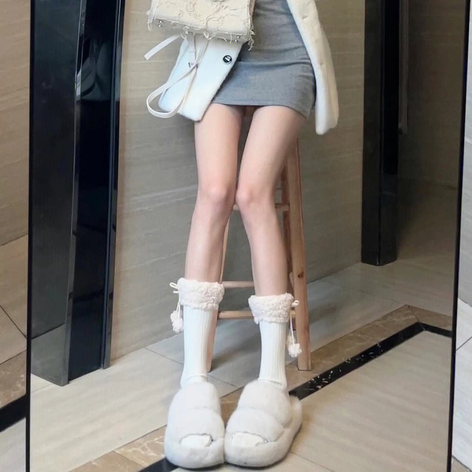 Pure and Sweet Christmas Lamb Wool Ball Mid-calf Cotton Socks for Women, Thickened, White Furry Socks for Spring/Fall