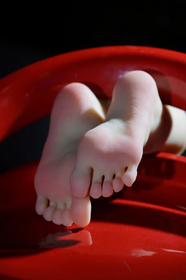 Realistic Foot Model, Silicone Female Foot for Display, Perfect for Foot Photography, Size 37