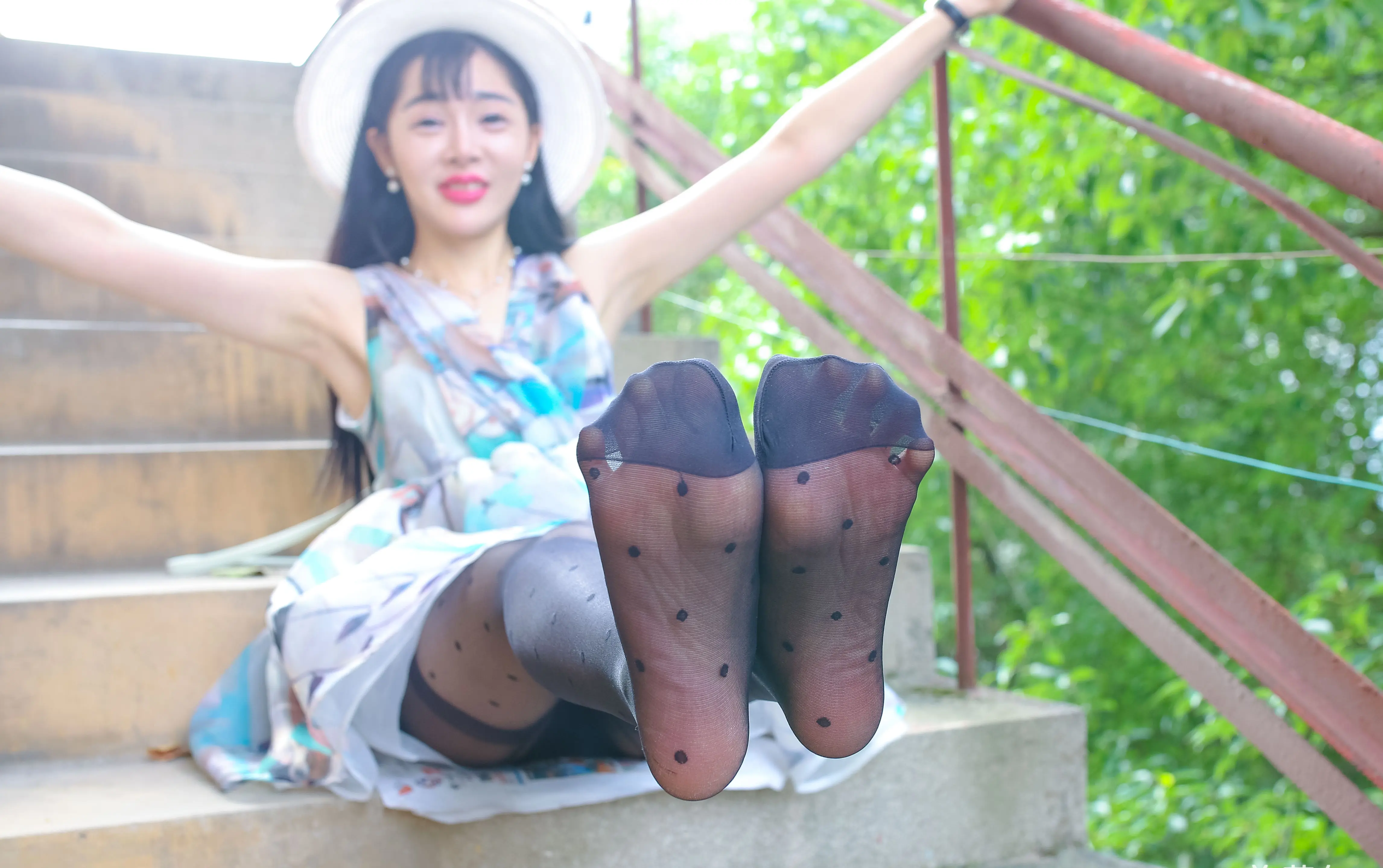 Sexy Young Woman HD Stockings Foot Sole Photoshoot
