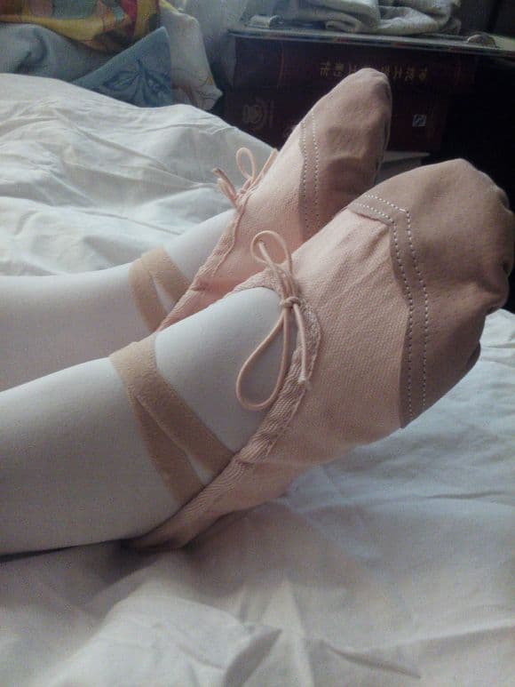 Dancing White Socks Are Irresistible - I Love Beautiful White Feet