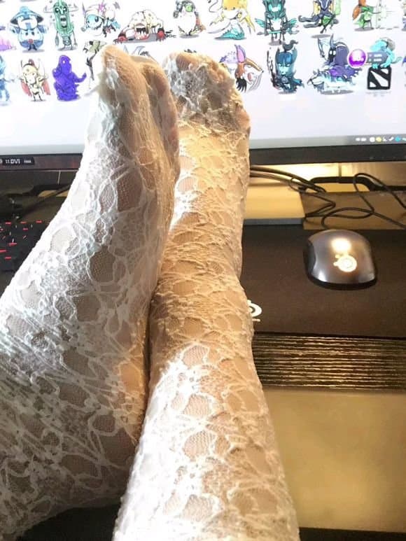Full Figure in Lace Stockings Feet, Want to Clean It All Up!!