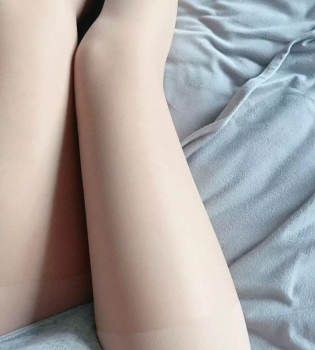 Only can I wear silk stockings?