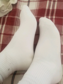 Wore socks that have been stepped on for two days