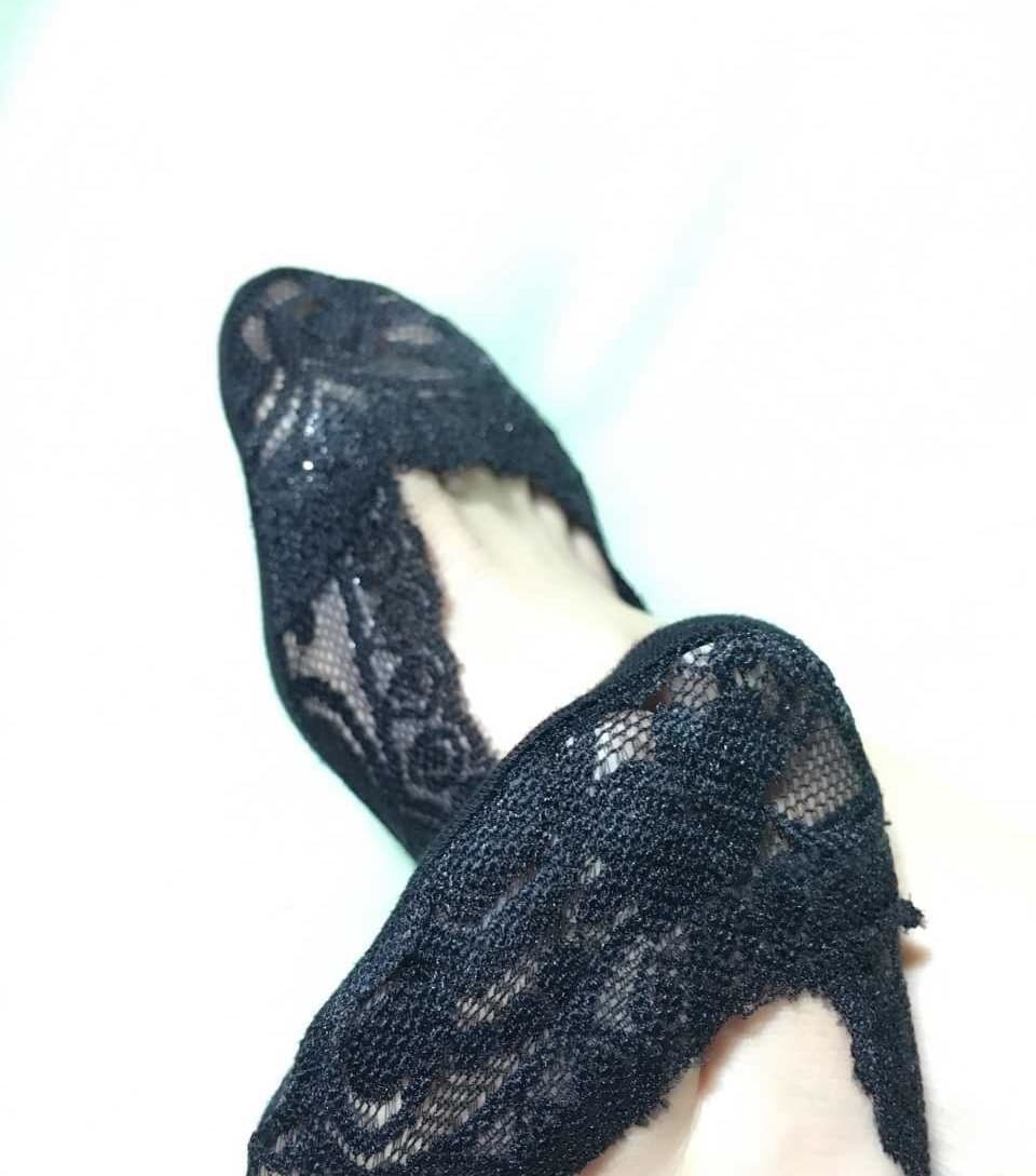 Love this lace boat socks
