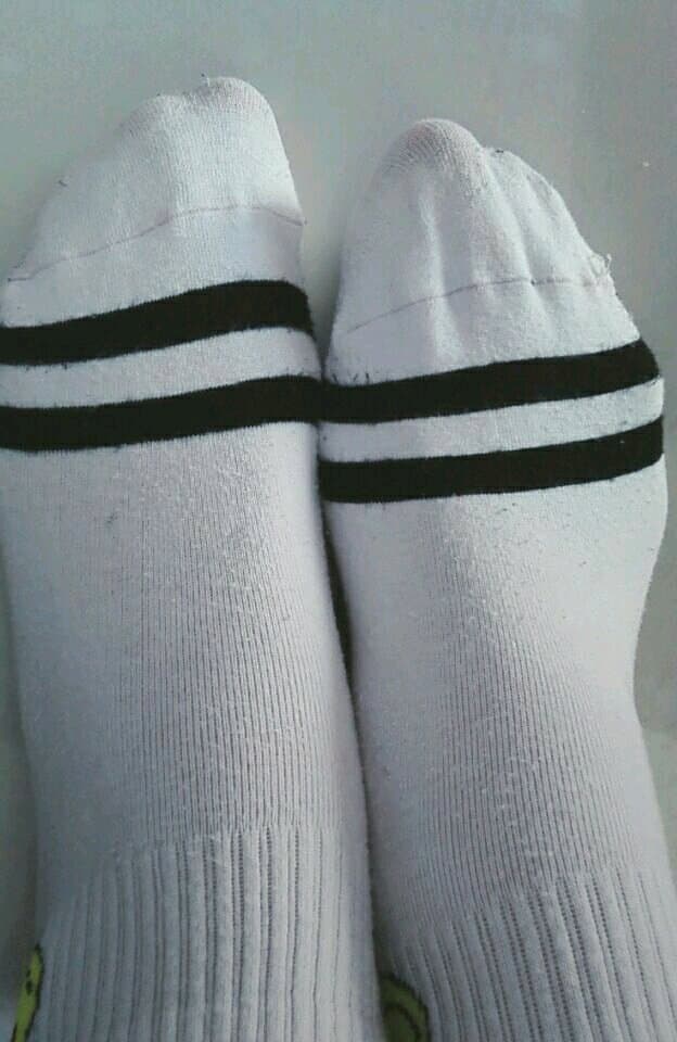 Smiling White Socks, Super Cute qwq