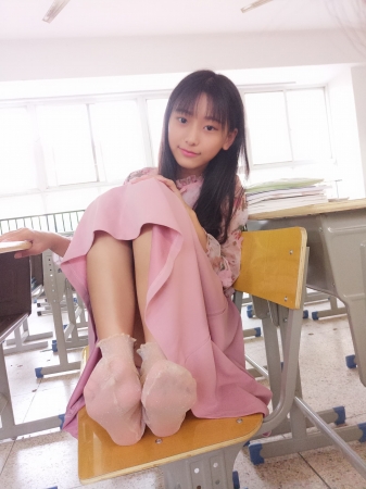 Pink Skirt with Pink Transparent Glass Short Socks
