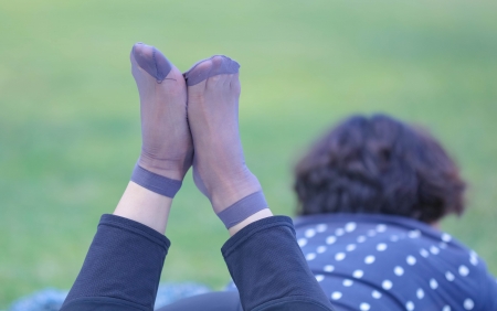 Short-Haired Mature Lady with Slim Feet – Spokeswoman for Gray Nylons