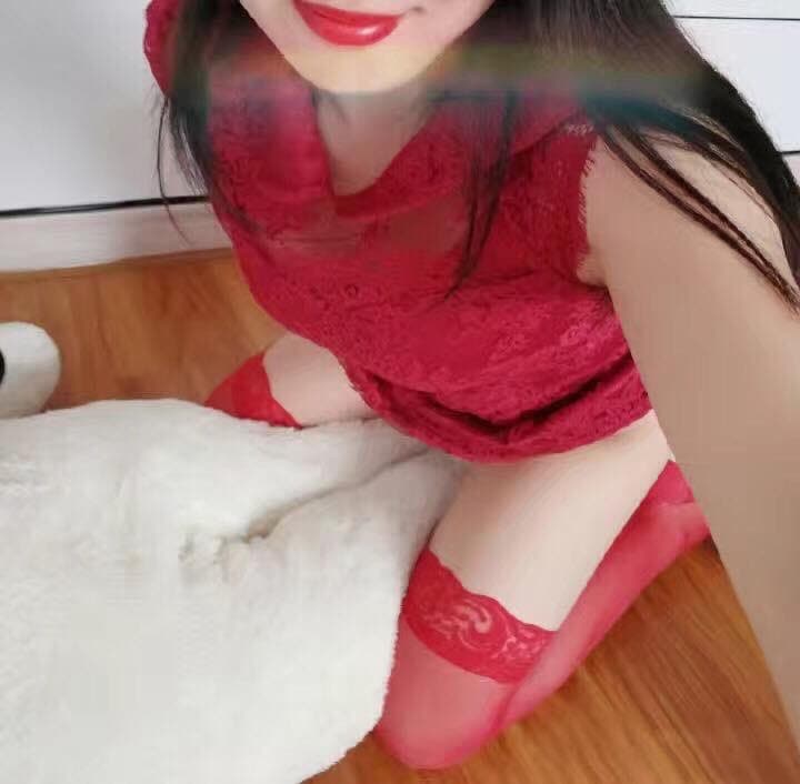 red lace set & red thigh-highs