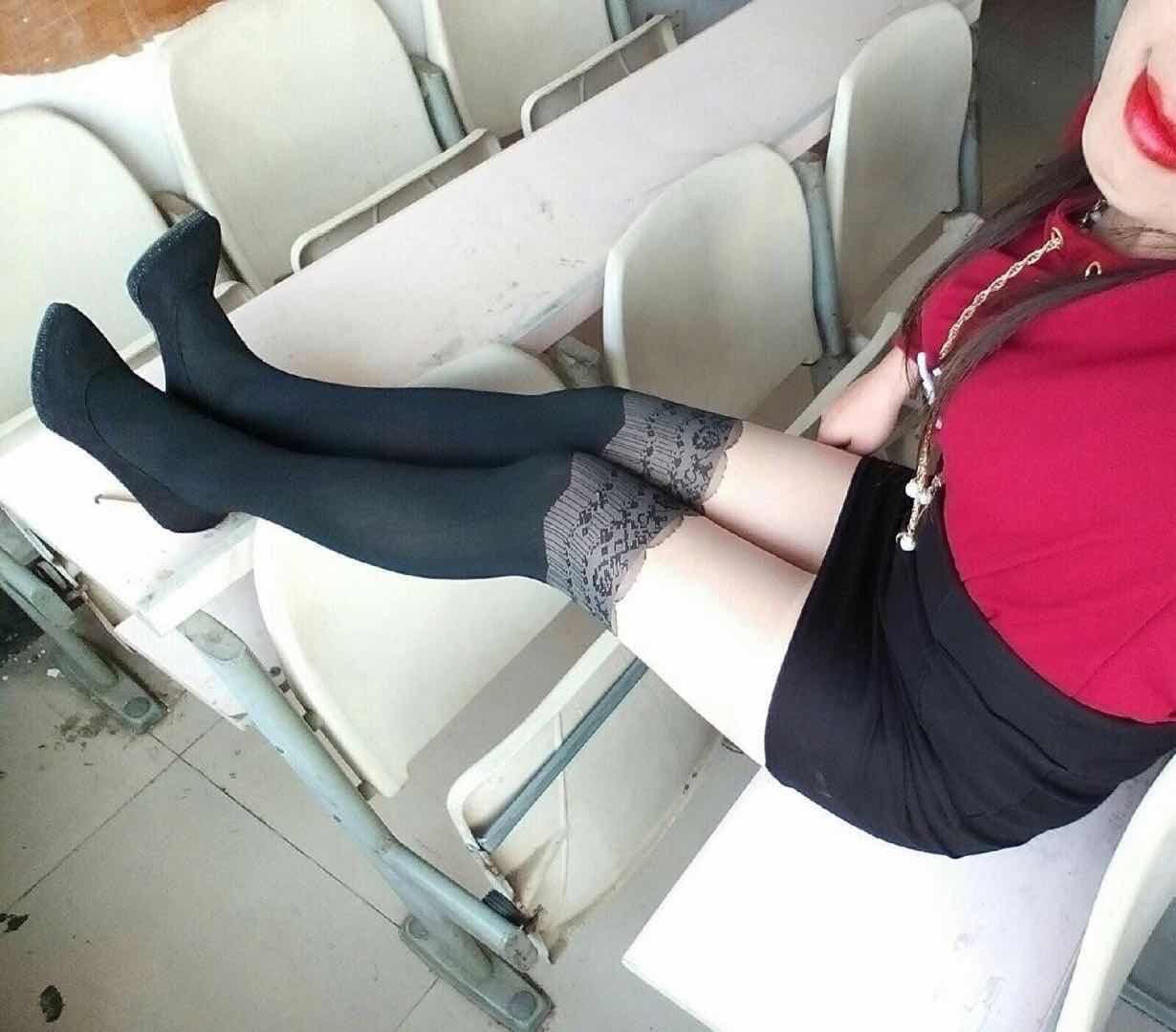 extra-long pantyhose with office wear