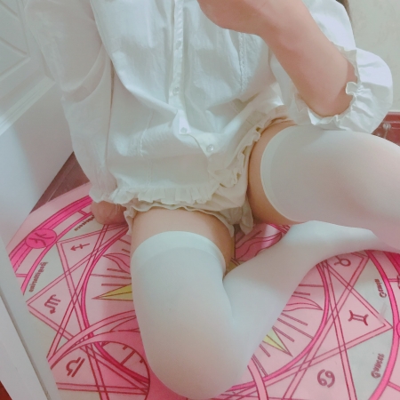 white overknee socks