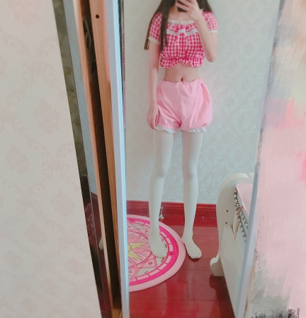 white pantyhose & my favorite pink shorts