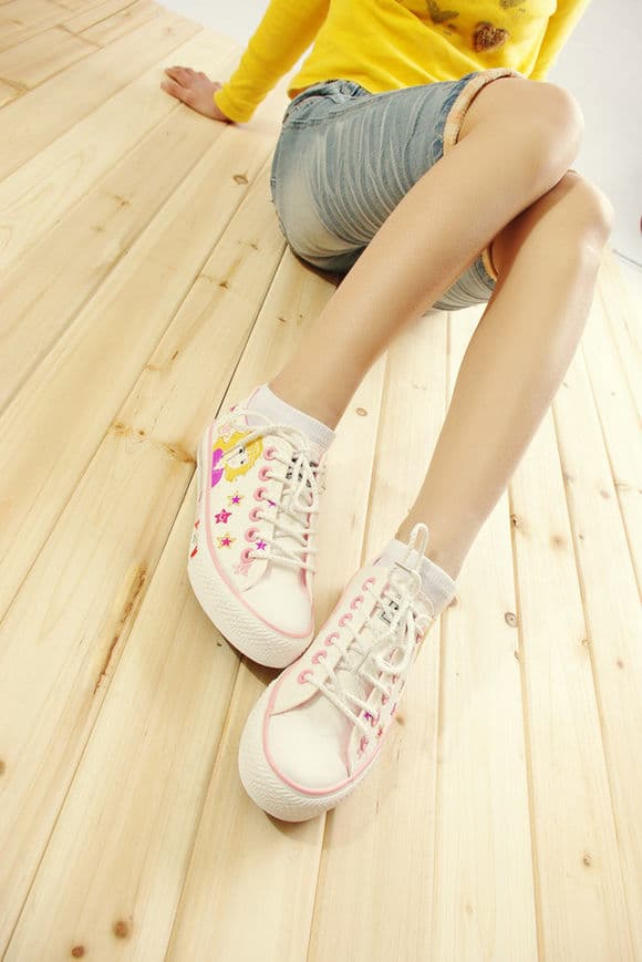 Young Girl’s Sock Shoes