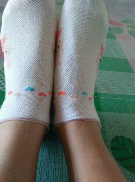 My chubby little sister's fragrant cotton socks feet, I'm going to eat them
