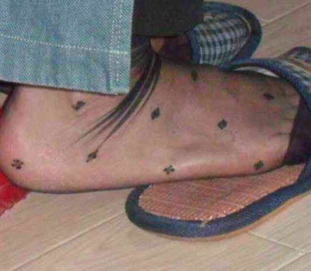 mature in black stockings