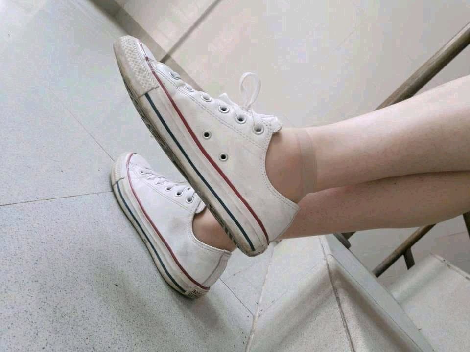 short silk stockings on ankles