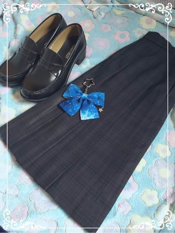 Adult JK-style woman barefoot