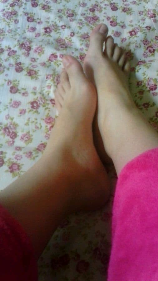 Close-up bare sole and toes