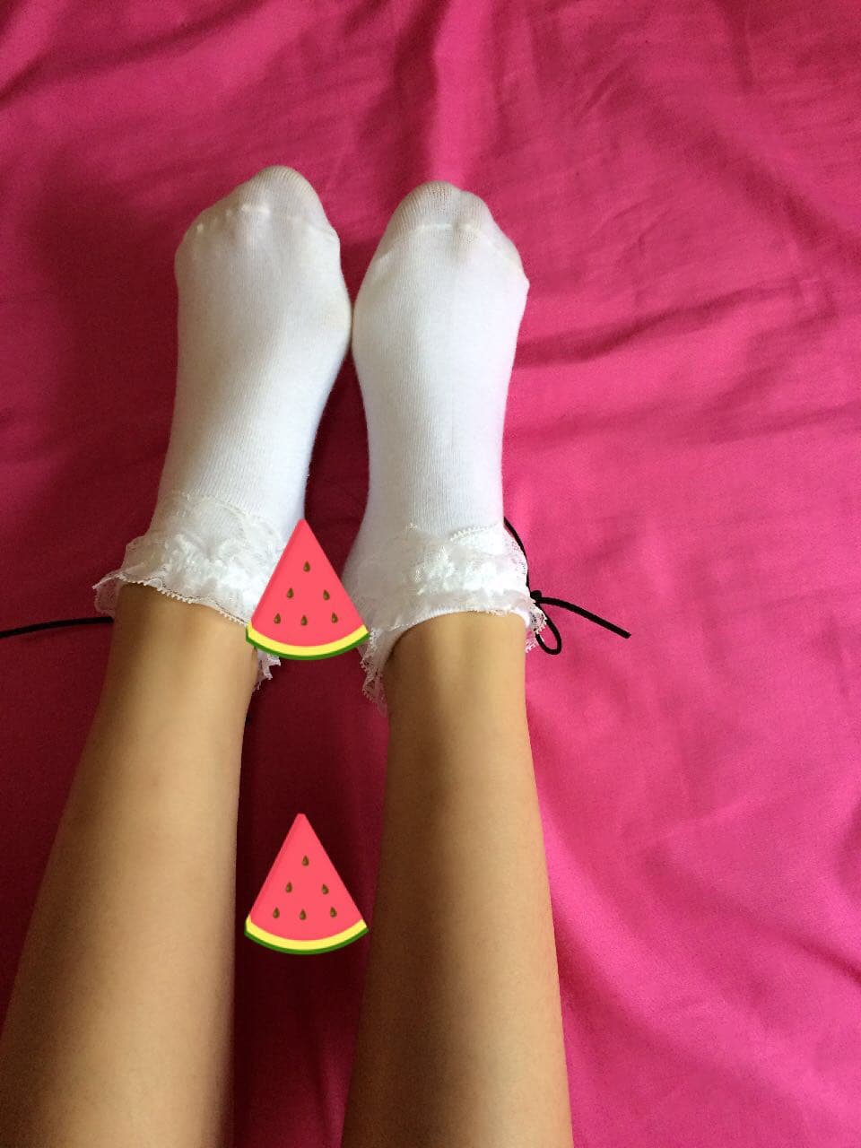 Worn nylon with toe creases