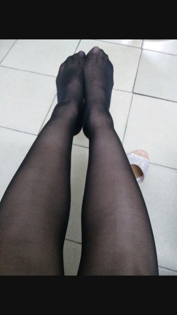 Thick legs in sheer nylons