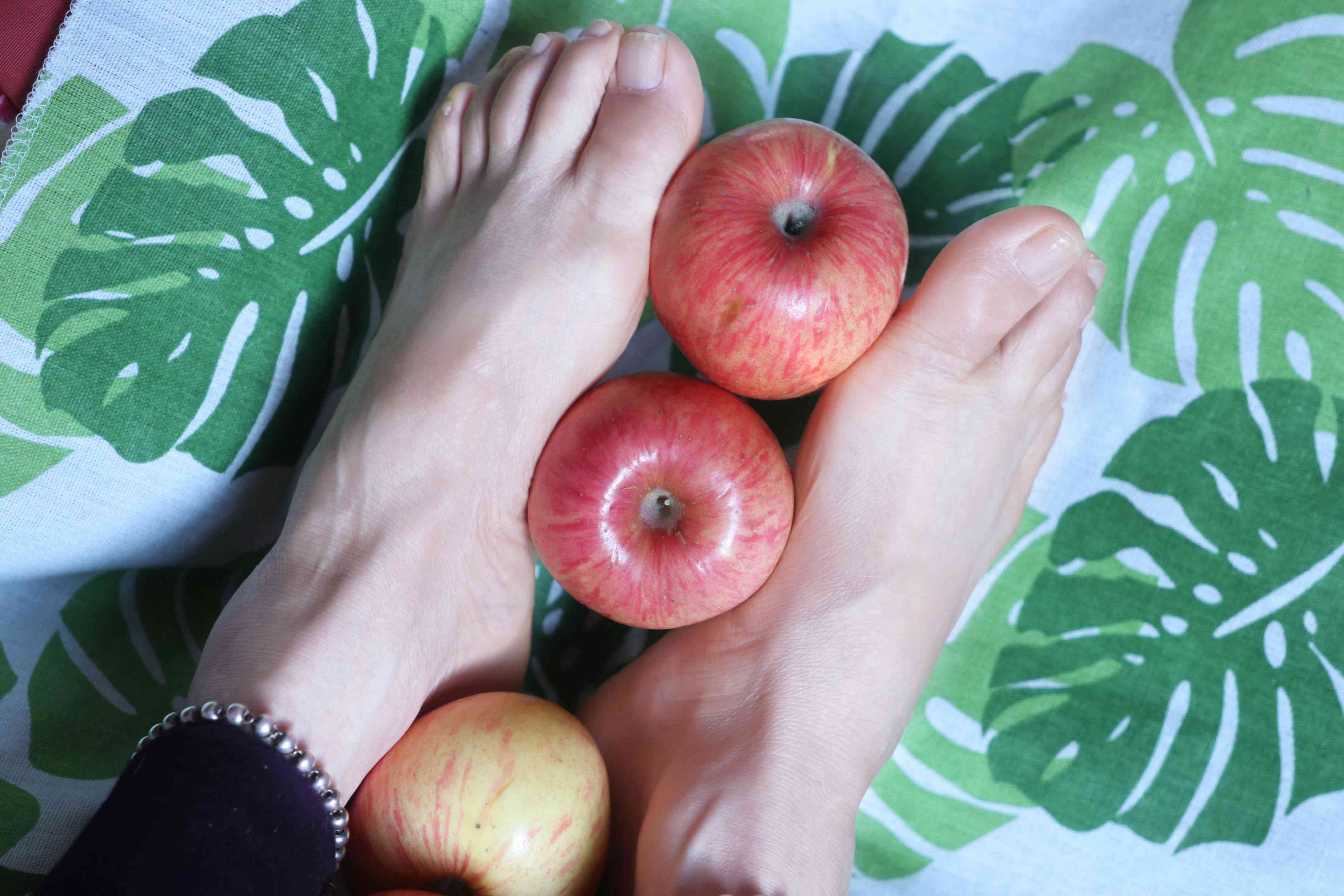 Toes flexing on hardwood