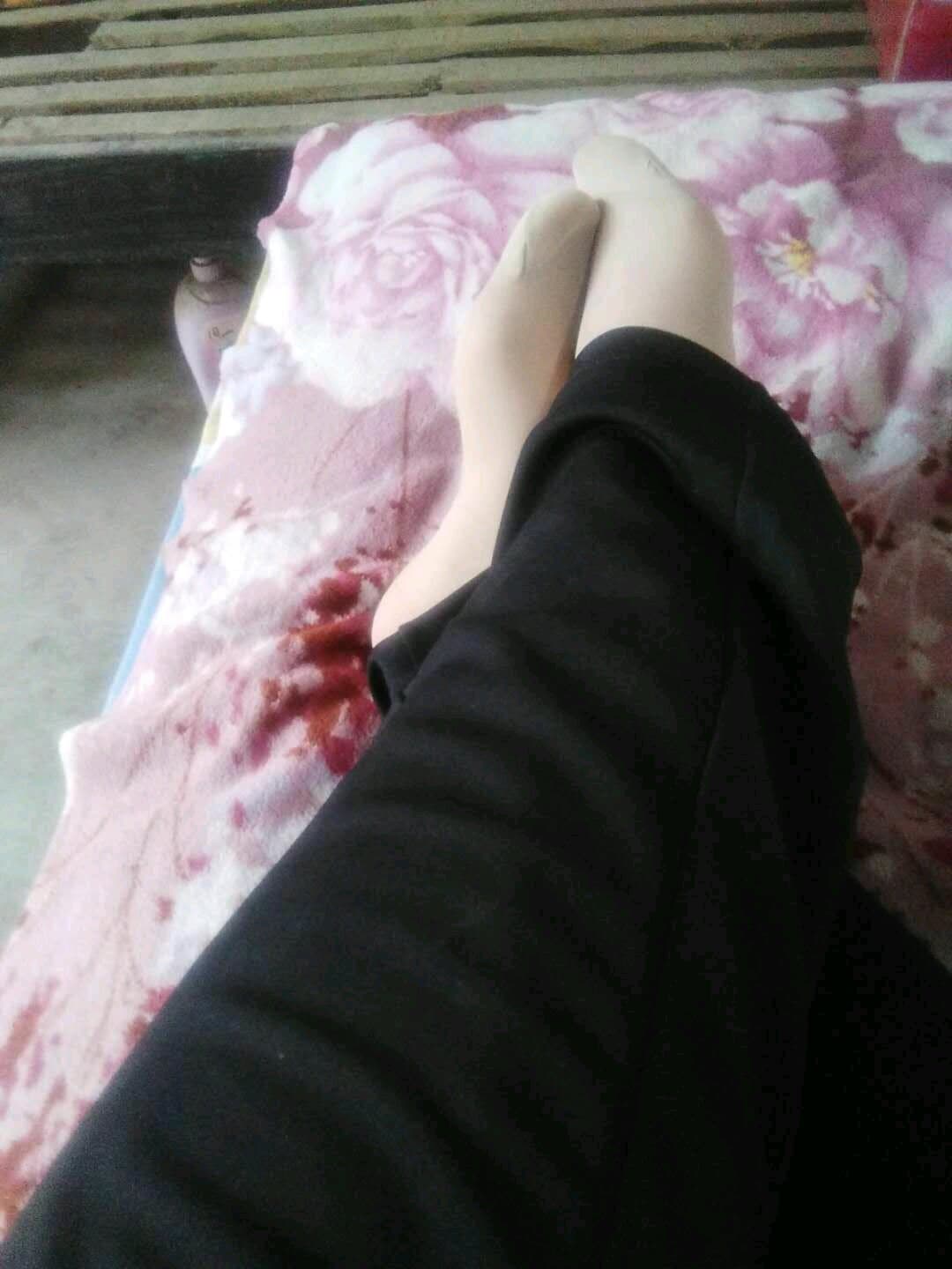 nostalgic nylon and bare toes