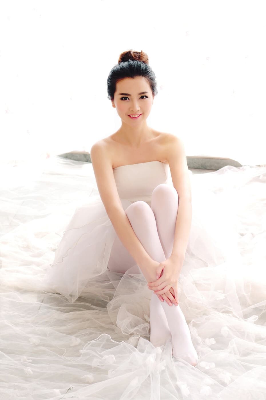 Dancer poised on bare toes