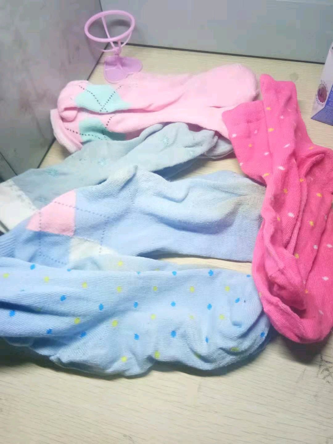 Soft focus of bare sole