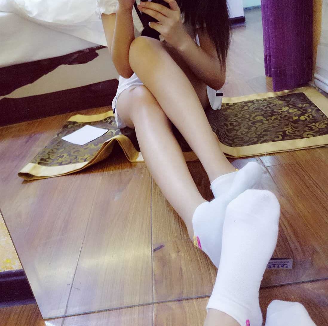 Girlfriend’s feet in sheer hosiery