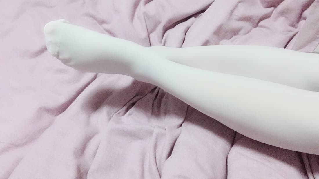 Nylon sheen on bare ankle