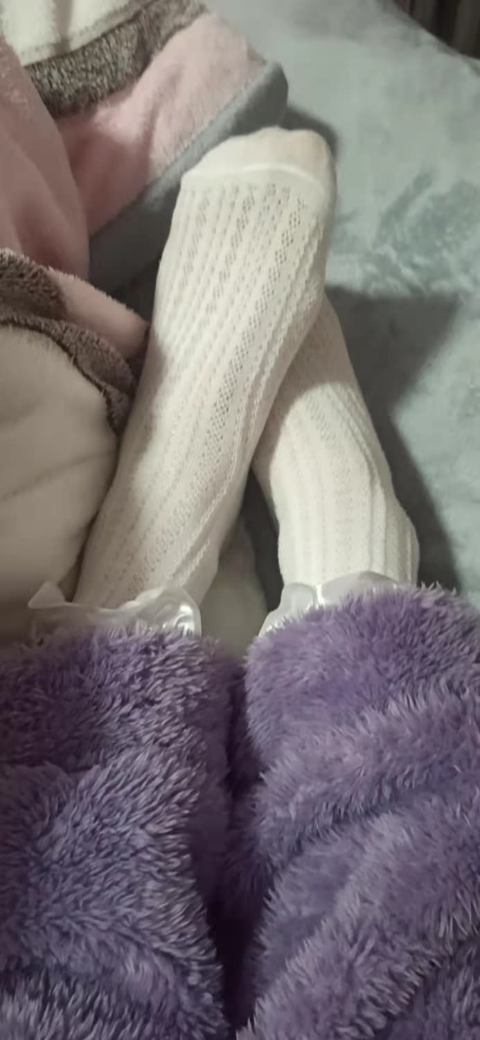 Lace socks over curved instep